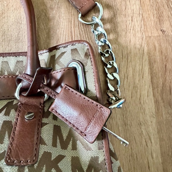 Michael Kors Hamilton Satchel MK Logo Bag With Lock and key Chain Strap - Picture 5 of 9